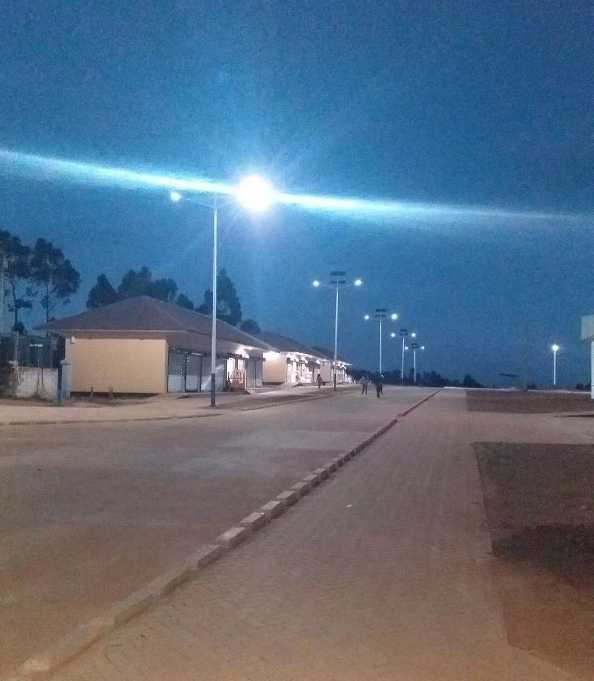 天河区非洲科特迪瓦太阳能路灯工程